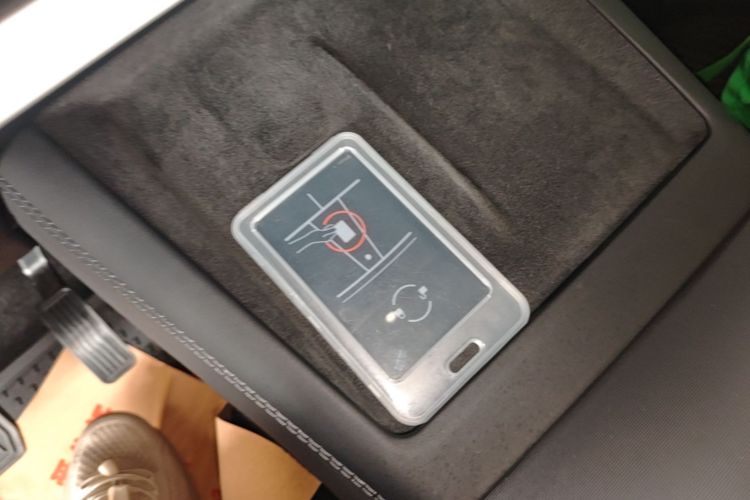 Tesla Model 3 2023 car image #9