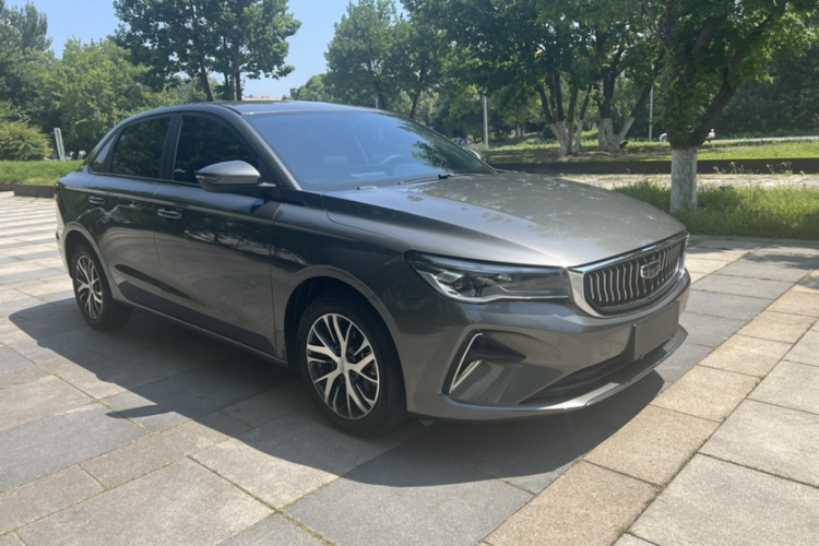 GEELY Emgrand 2024 car image #4