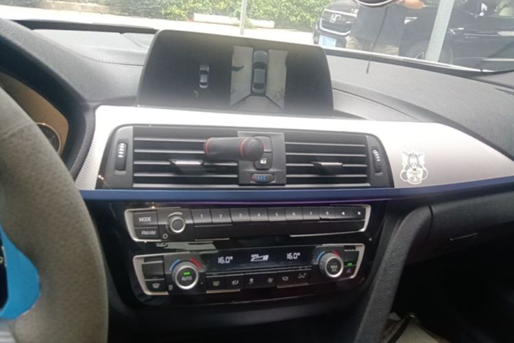 BMW 3 Series 2019 #17 BMW 3 Series 2019 car image #17