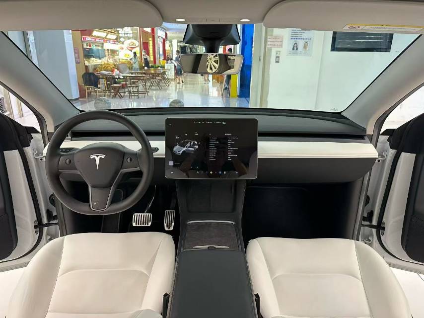 Tesla Model Y 2022 #8 Tesla Model Y 2022 car image #8