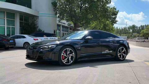 Audi RS e-tron GT 2024 car image 