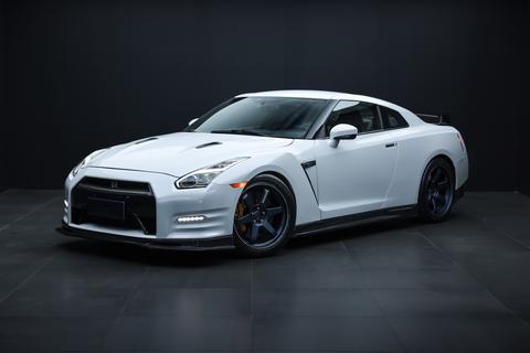 Nissan GT-R 2012 汽车图片 