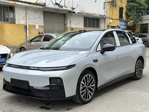 Leapmotor B01 2025 汽车图片 