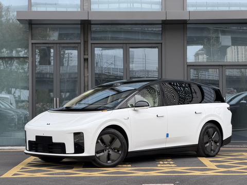 Li i8 2025 image de voiture 