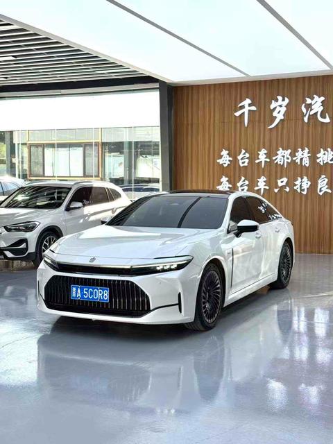 Toyota Crown 2024 Toyota Crown 2024 immagine di auto