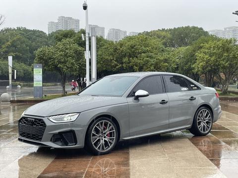 Audi S4 2023 car image 