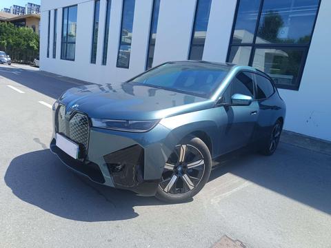 BMW iX 2023 car image 