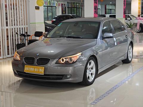 BMW X7 M60i 2010 car image 