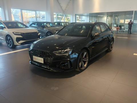 Audi RS 4 2023 car image 