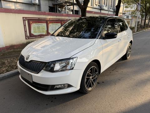 Skoda Fabia 2016 Skoda Fabia 2016 car image