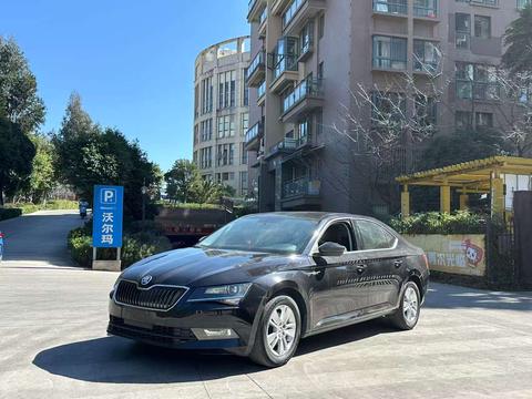 Skoda Superb 2019 汽车图片 