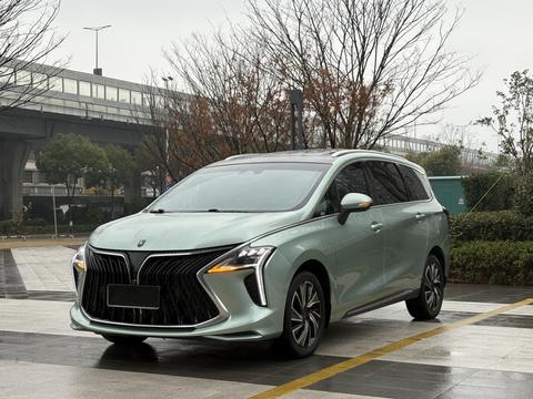 Forthing Yacht 2022 car image 