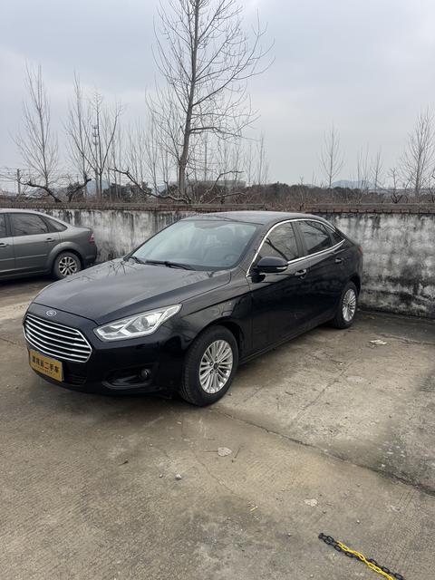 Ford Escort 2015 Ford Escort 2015 car image