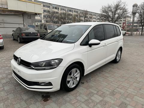 Volkswagen Touran 2017 immagine di auto 