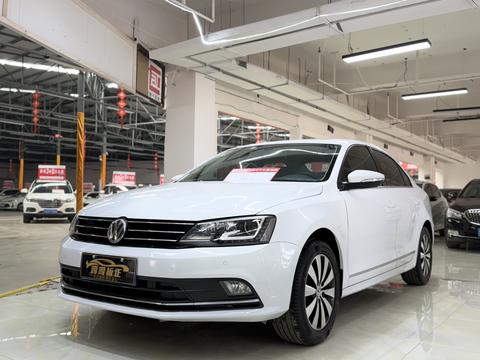 Volkswagen Sagitar 2015 صورة سيارة 