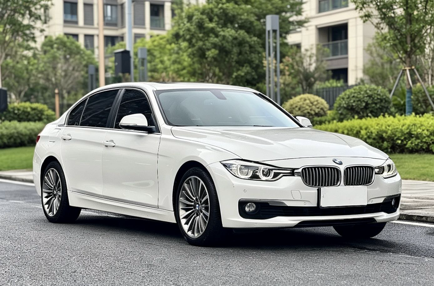 BMW 3 Series 2018 #3 BMW 3 Series 2018 car image #3