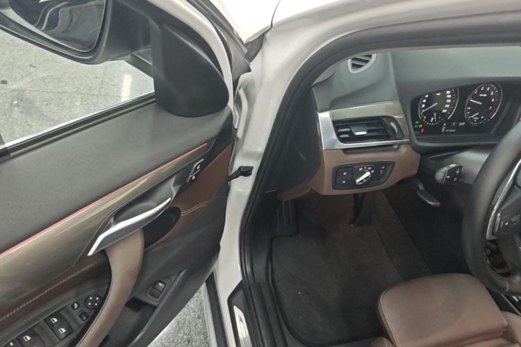 BMW X1 2018 car image #12
