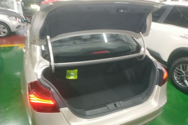 GEELY Emgrand 2020 #19 GEELY Emgrand 2020 imagen de coche #19