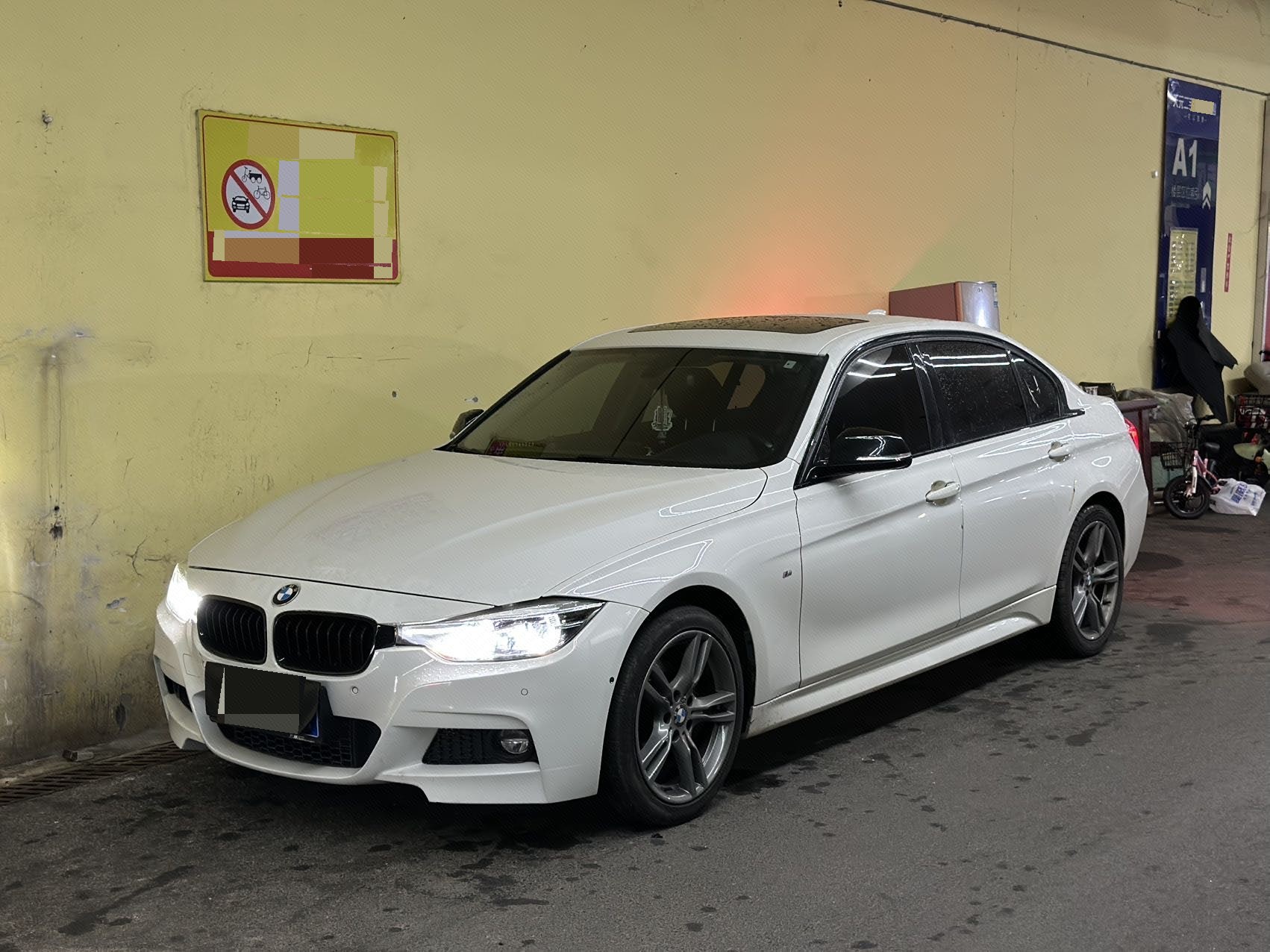 BMW 3 Series 2018 car image 