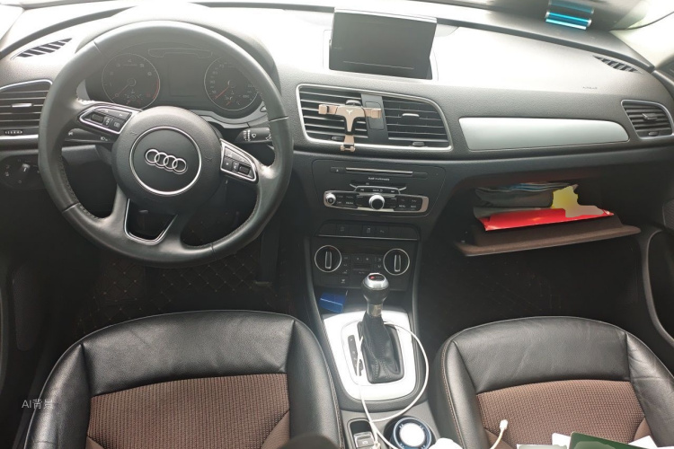 Audi Q3 2019 #11 Audi Q3 2019 car image #11