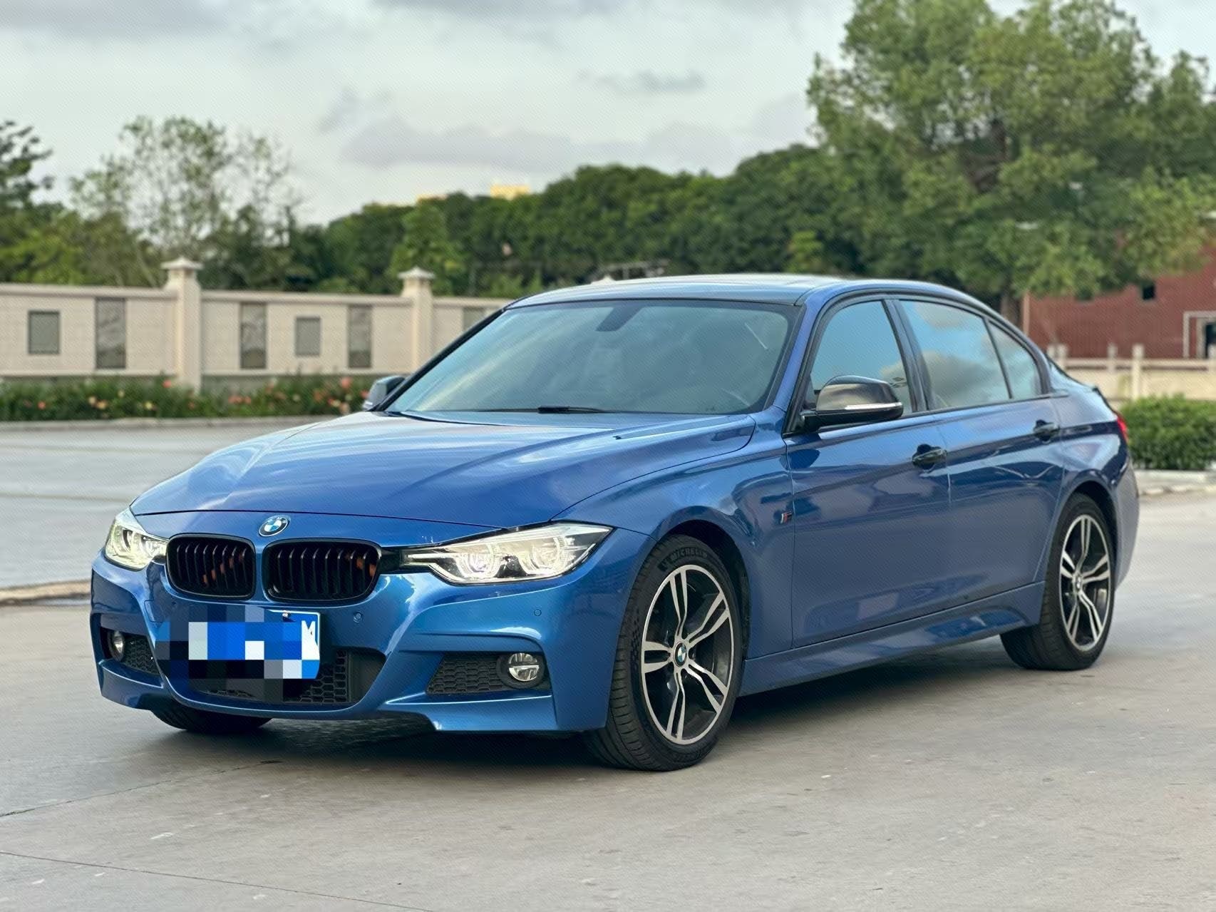 BMW 3 Series 2017 BMW 3 Series 2017 car image