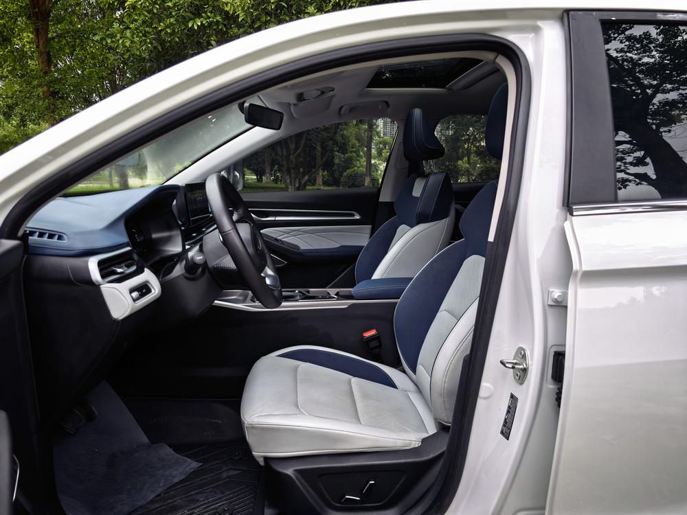 GEELY Emgrand 2022 #17 GEELY Emgrand 2022 car image #17