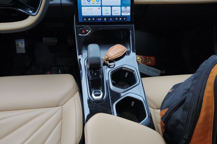 GEELY Boyue L 2023 image de voiture #14