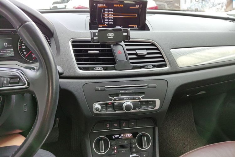 Audi Q3 2017 #17 Audi Q3 2017 car image #17