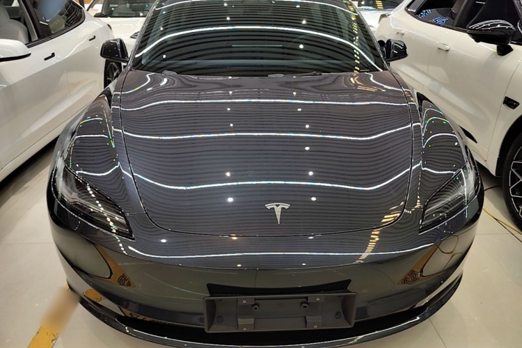 Tesla Model 3 2024 car image #3