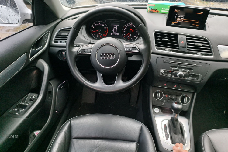 Audi Q3 2018 car image #12