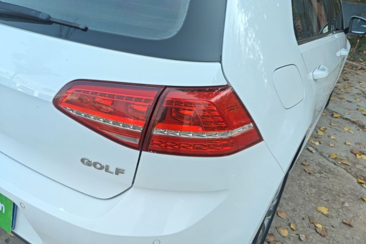 Volkswagen Golf 2015 car image #8
