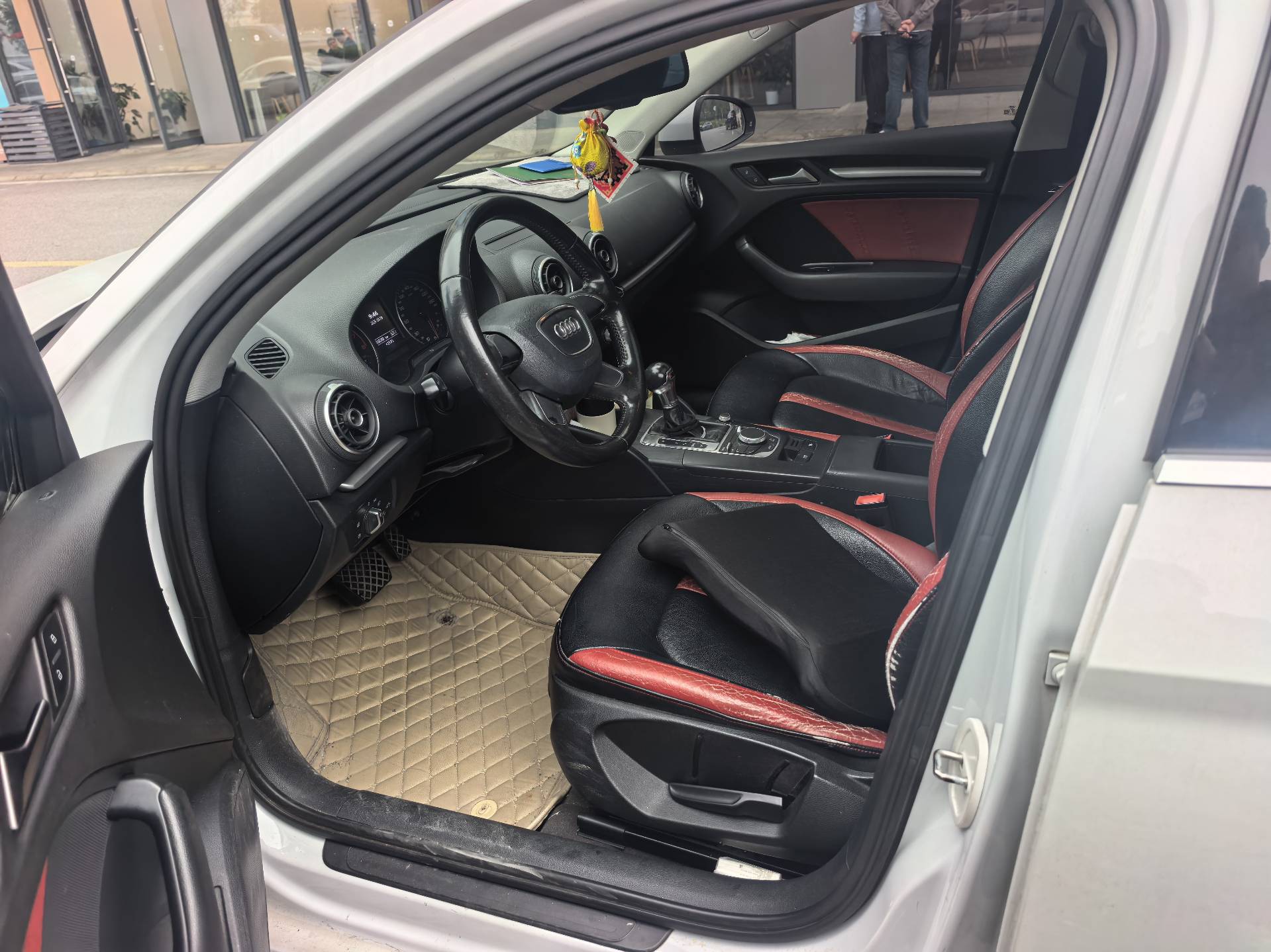 2015 car image #5
