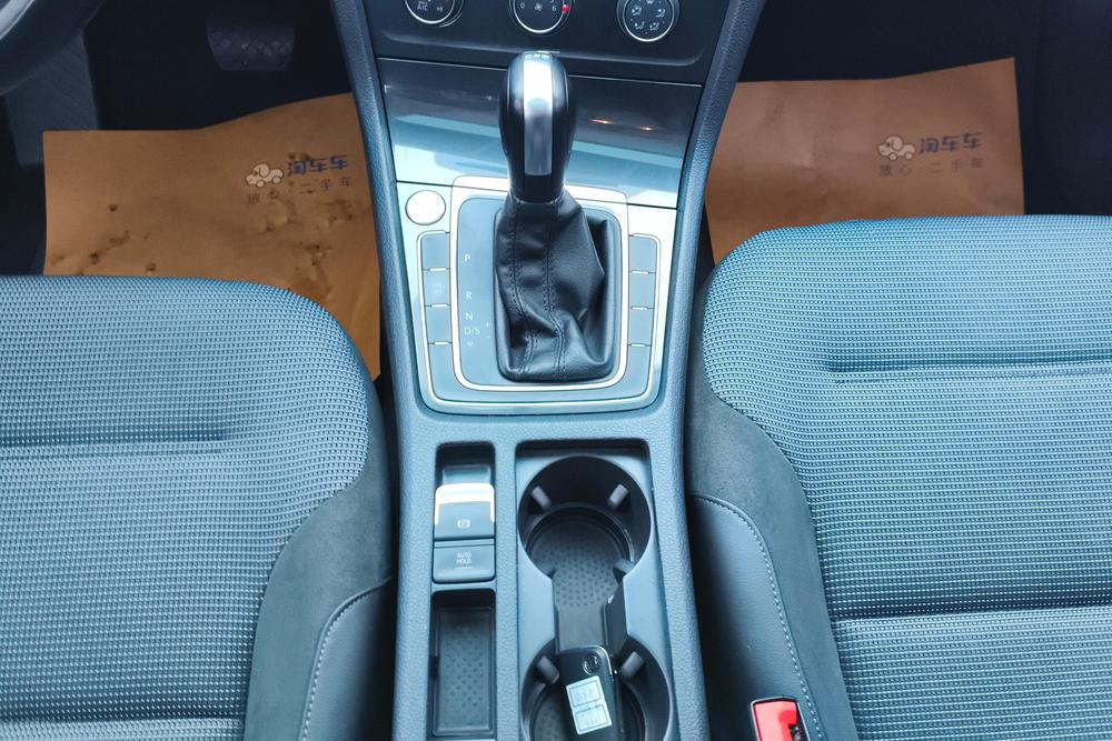 Volkswagen Golf 2020 car image #14