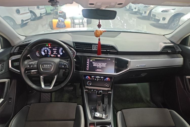 Audi Q3 2021 #10 Audi Q3 2021 car image #10