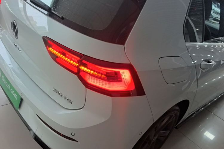 Volkswagen Golf 2022 car image #8