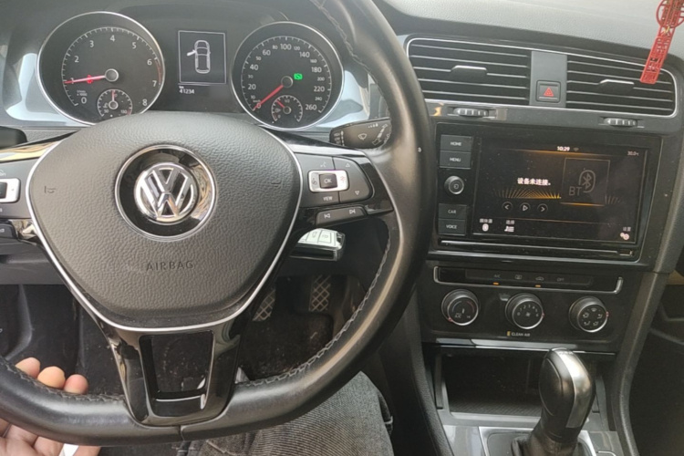 Volkswagen Golf 2020 #11 Volkswagen Golf 2020 car image #11