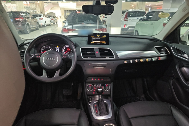 Audi Q3 2018 #11 Audi Q3 2018 car image #11