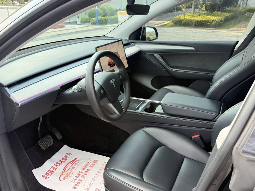 Tesla Model Y 2023 car image #5