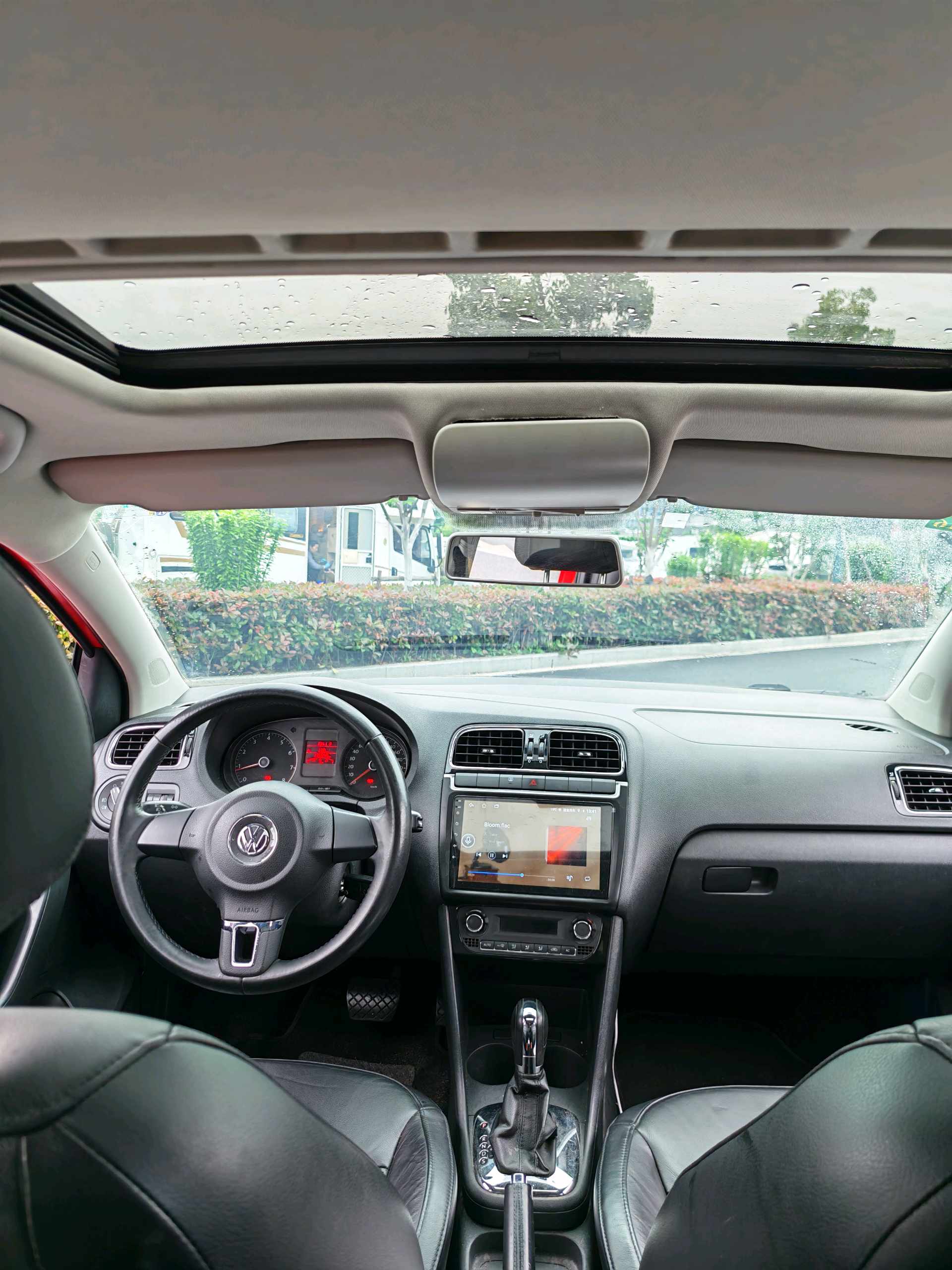 Volkswagen Polo 2012 изображение автомобиля #9