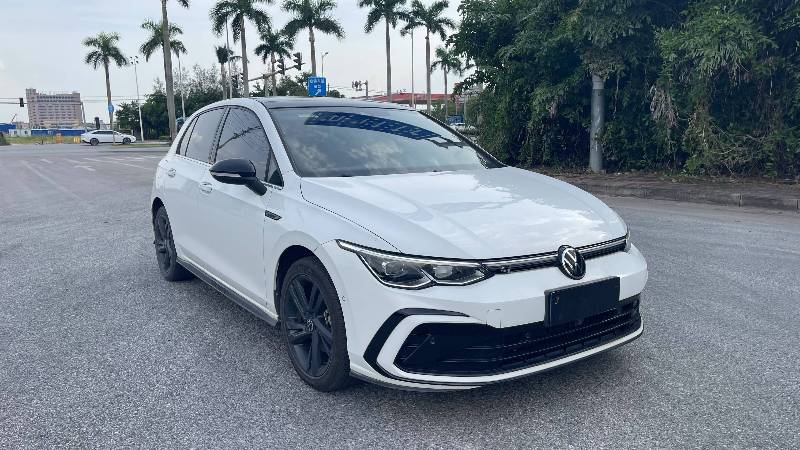 Volkswagen Golf 2020 car image #3
