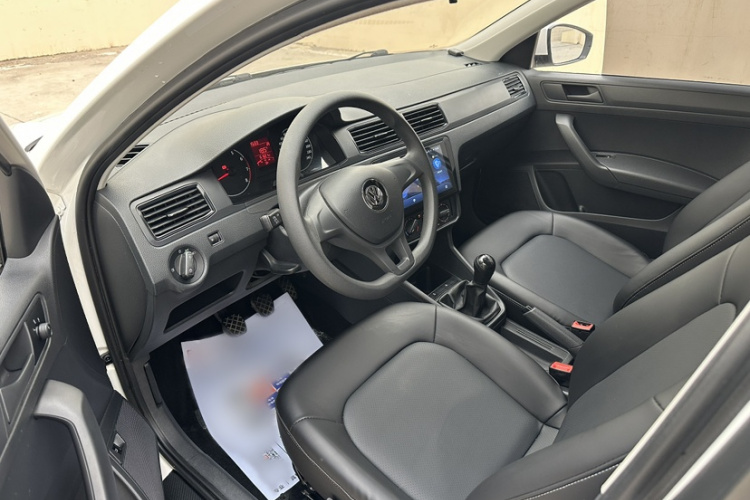 Volkswagen Santana 2022 car image #16