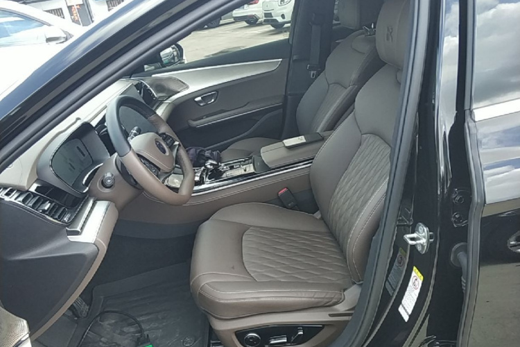 BYD Han 2025 car image #19