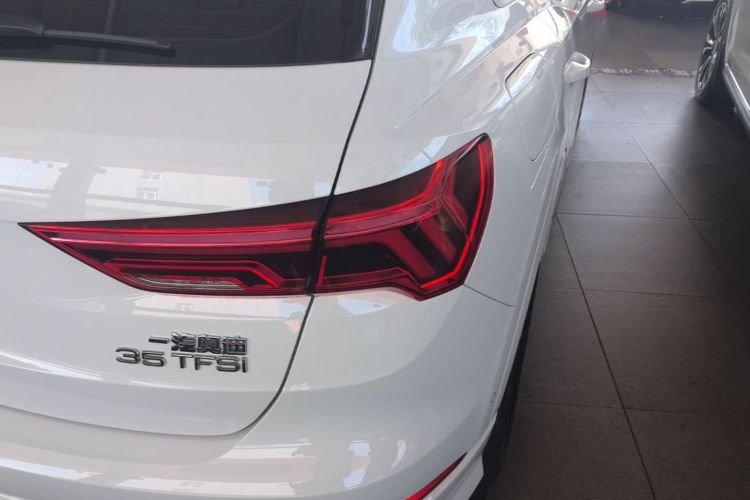Audi Q3 2023 immagine di auto #8