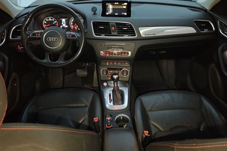 Audi Q3 2016 car image #10