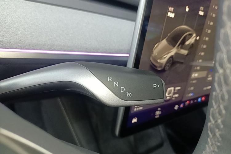 Tesla Model Y 2024 #14 Tesla Model Y 2024 car image #14