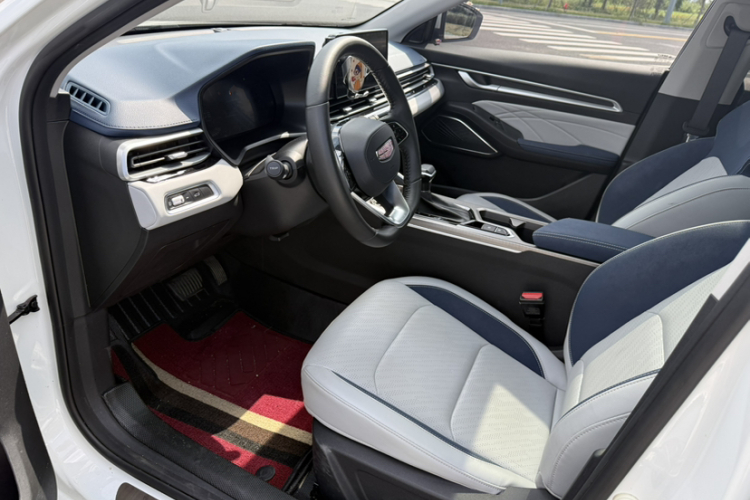 GEELY Emgrand 2023 imagen de coche #13
