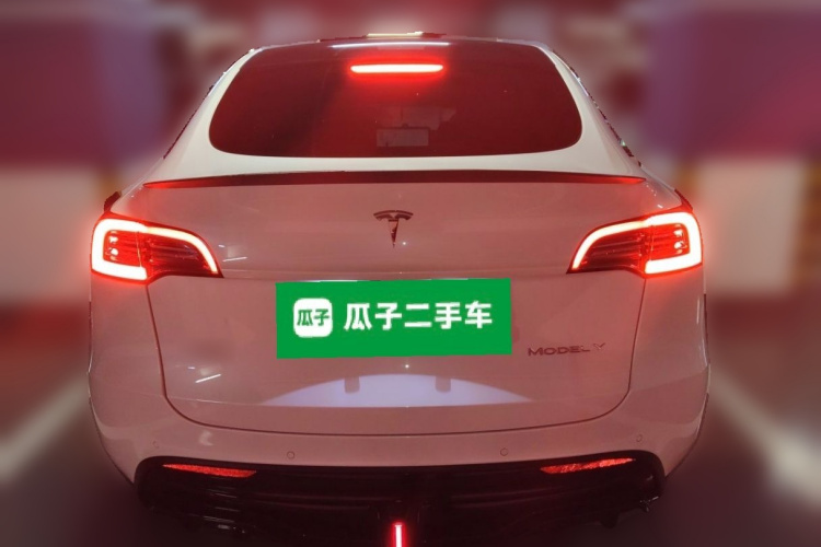 Tesla Model Y 2022 car image #4
