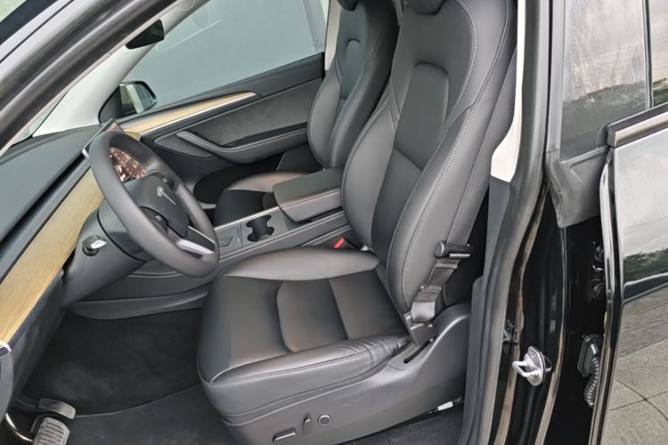 Tesla Model Y 2023 #15 Tesla Model Y 2023 car image #15