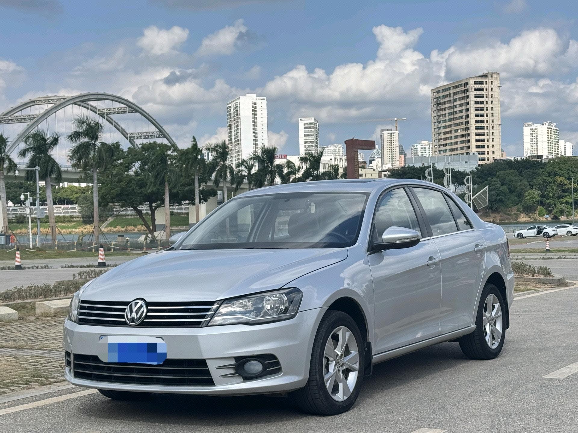 Volkswagen Bora 2014 car image 