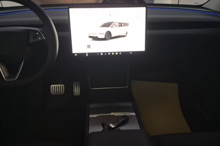Tesla Model Y 2025 #13 Tesla Model Y 2025 immagine di auto #13